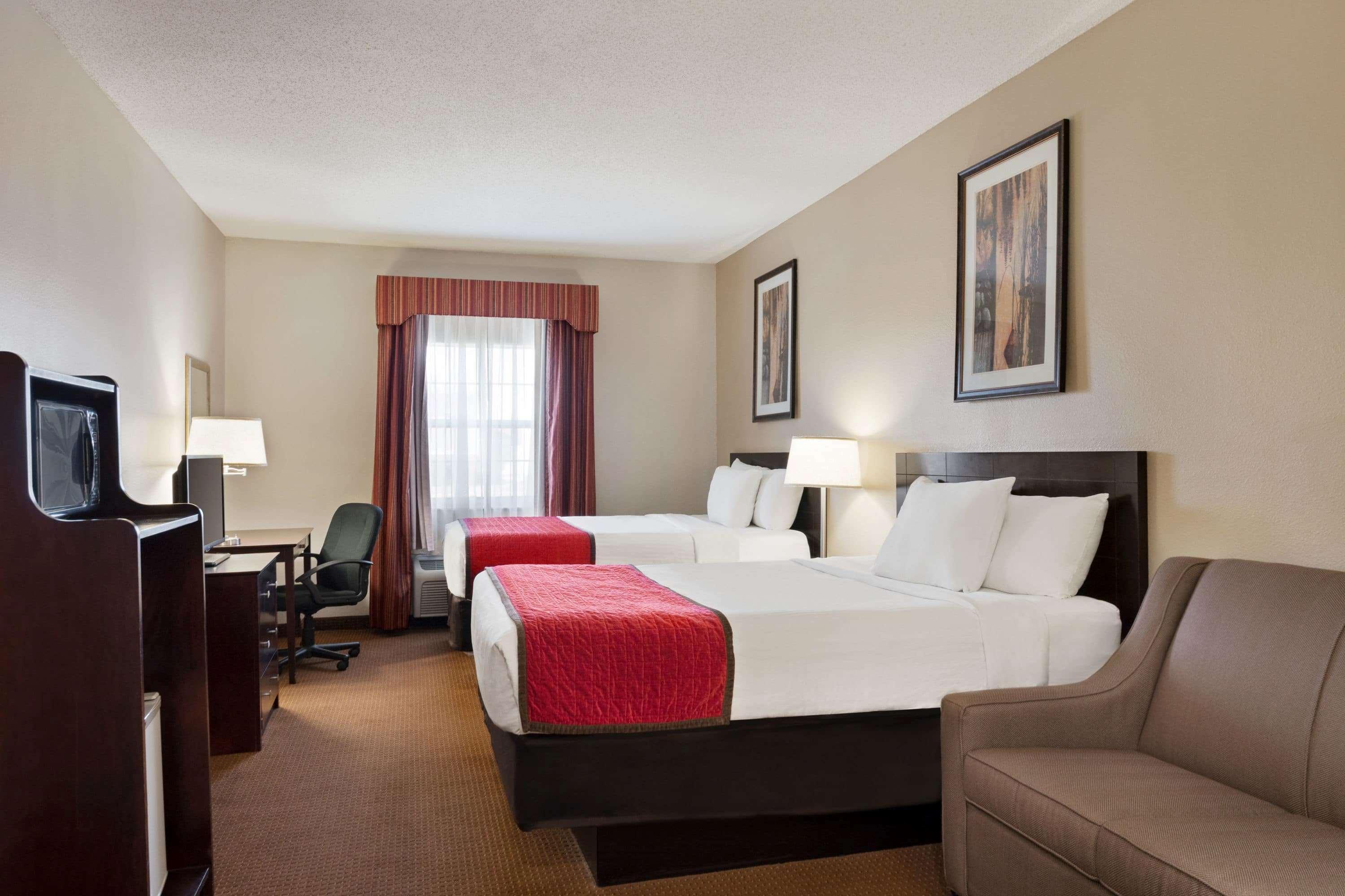 Ramada By Wyndham Elizabethtown Hotel Exterior photo